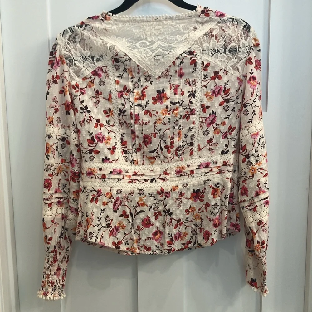 Anthropologie Puff-Sleeved Lace Buttondown